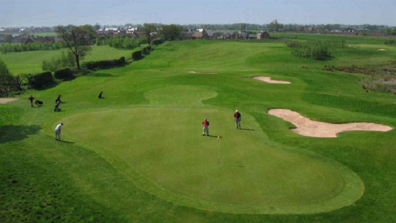 WYCHWOOD PARK GOLF CLUB