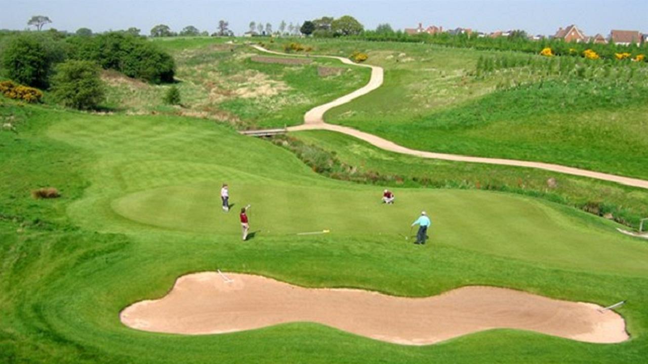 WYCHWOOD PARK GOLF CLUB